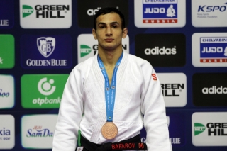 Orxan Səfərov Qran-Prinin bürünc medalını qazanıb